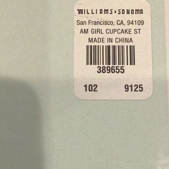 New Retired American Girl by Williams-Sonoma The Cupcake Set Baking - Picture 2 of 7